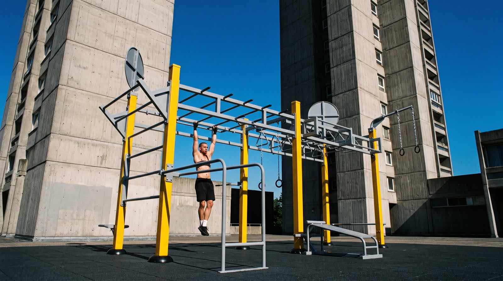 Outdoor sports area at the foot of apartment blocks