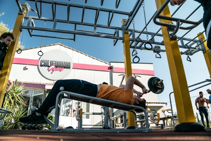 California Gym — Teren obiektu