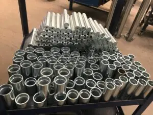 Tubes en acier utilisés pour la conception du matériel de fitness extérieur, garantissant robustesse et durabilité