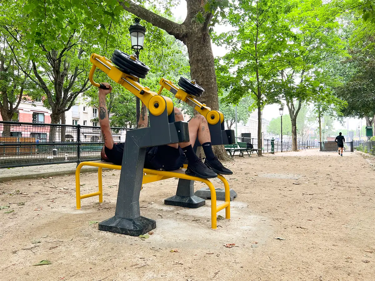 musculation en plein air  au canal saint-martin