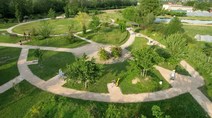 Outdoor fitness equipment in Lozanne: a complete sports park accessible to all
