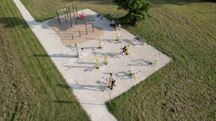 Outdoor Fitness Equipment in Saint-Étienne-du-Bois