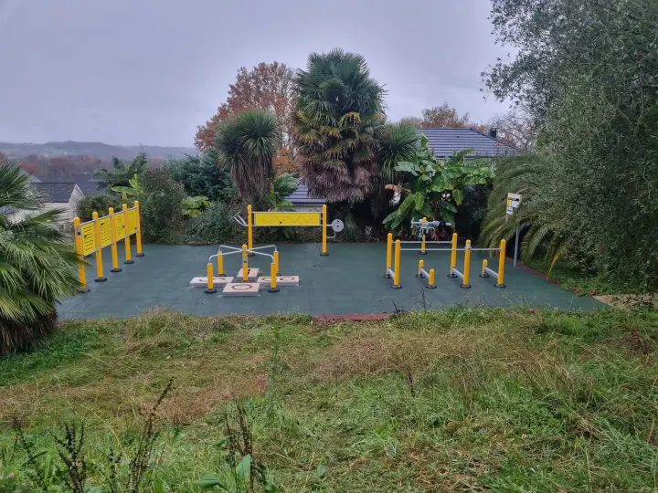 Senior Fitness Trail in Thèse: a wellness space dedicated to mobility, autonomy, and gentle movement