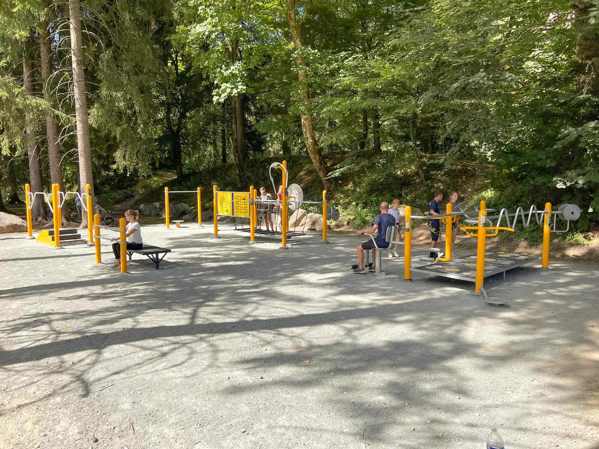 Outdoor fitness space with Herkules Fitness senior and accessible equipment in Chamonix