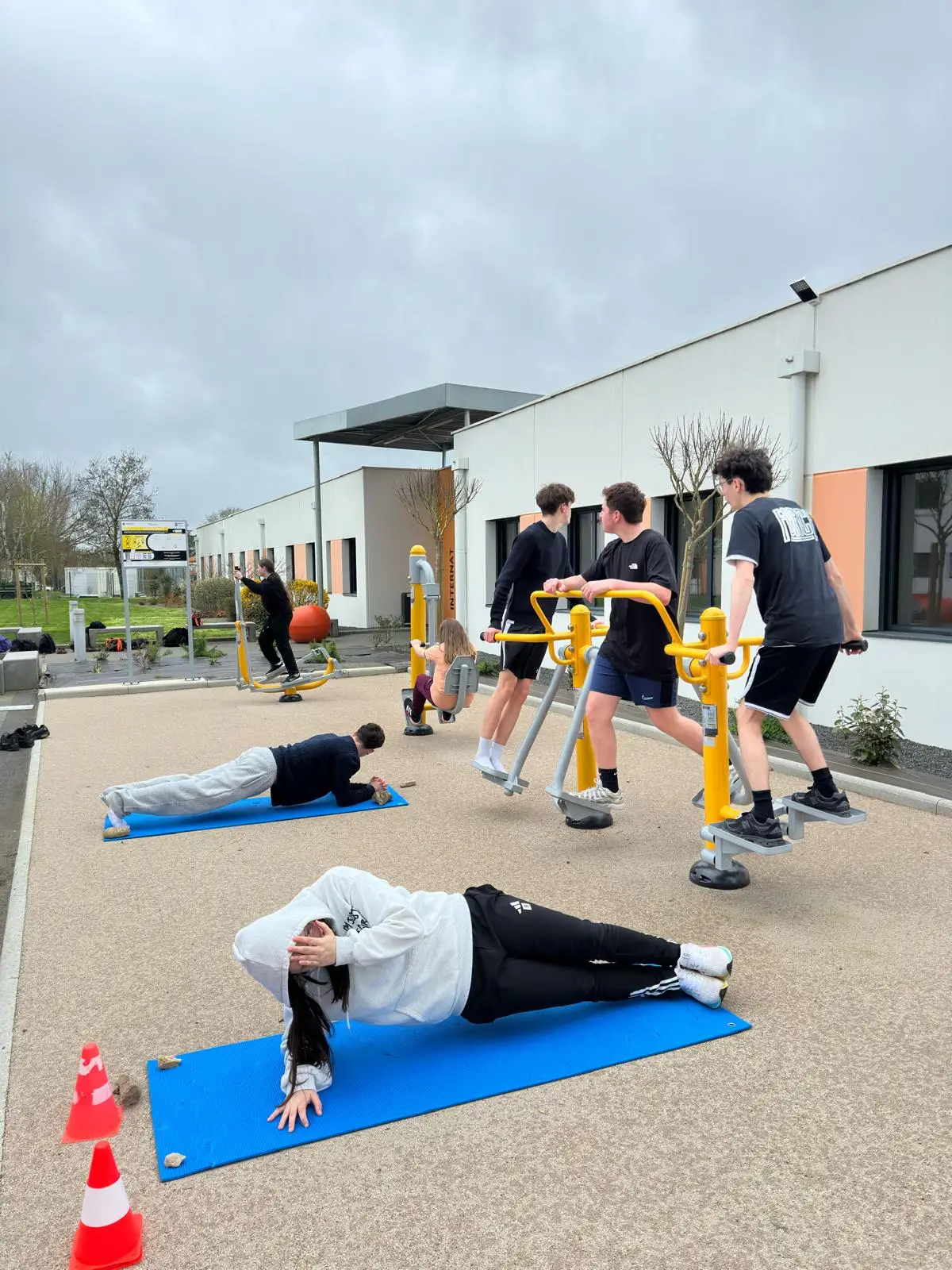 Outdoor fitness